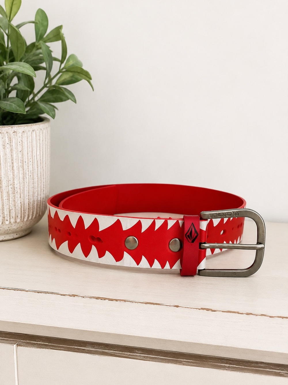 Volcom Boys Josta Creature PU Belt Youth‎ Red White Sz 22 / 28.5" Teeth Graphic